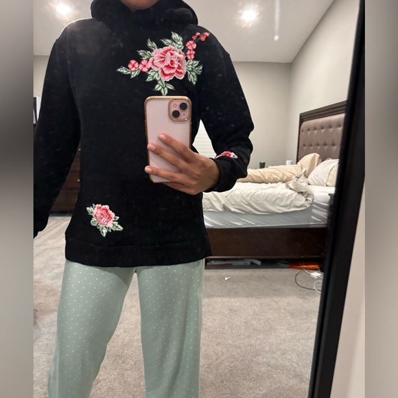 Black Floral Sweatshirt - Picture 1 of 3